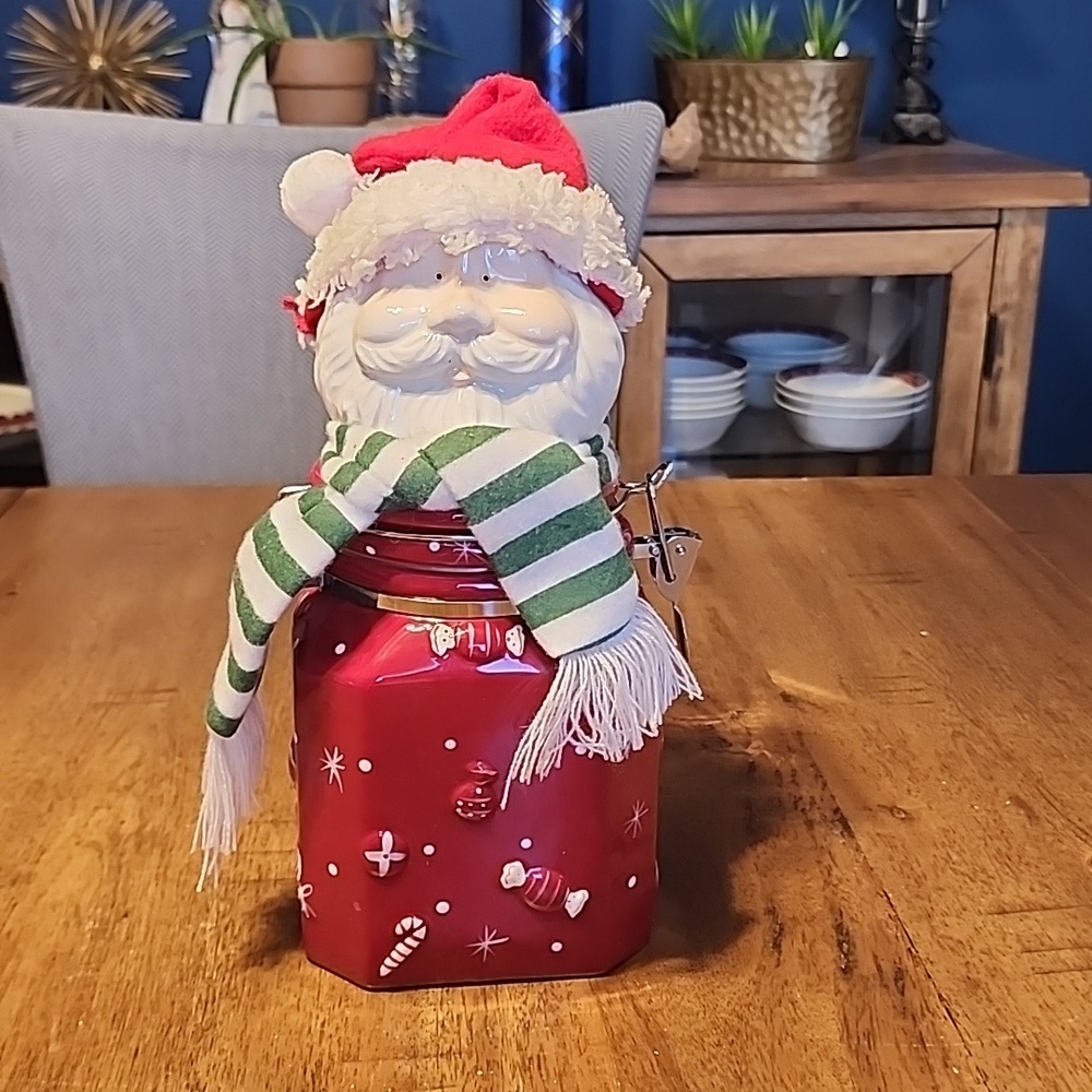 Santa container 2010 heritage Mint holiday collection